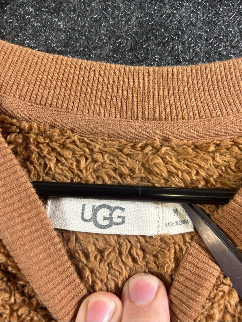 UGG Brown Sherpa Crewneck Pullover Fuzzy With Logo Size Medium - Picture 3 of 8
